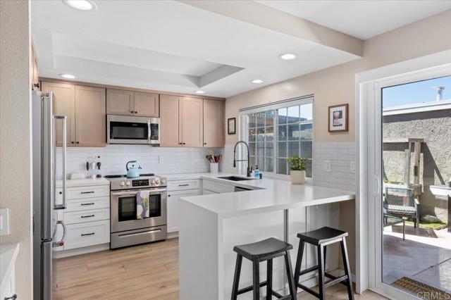 1977 Country Grove Lane, Encinitas CA: https://media.crmls.org/mediaz/bc4d0e43-b16e-4a1d-bfc6-c213ca1f8250.jpg