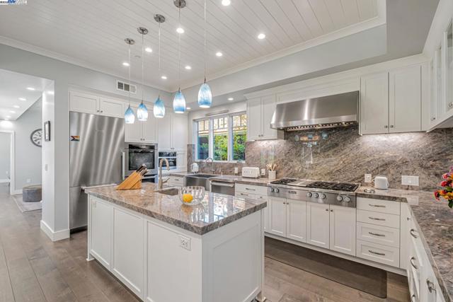 375 Hillview Dr, Fremont CA: https://media.crmls.org/mediaz/bc4d3319-0c62-4f3d-8132-d9054b0df2f5.jpg