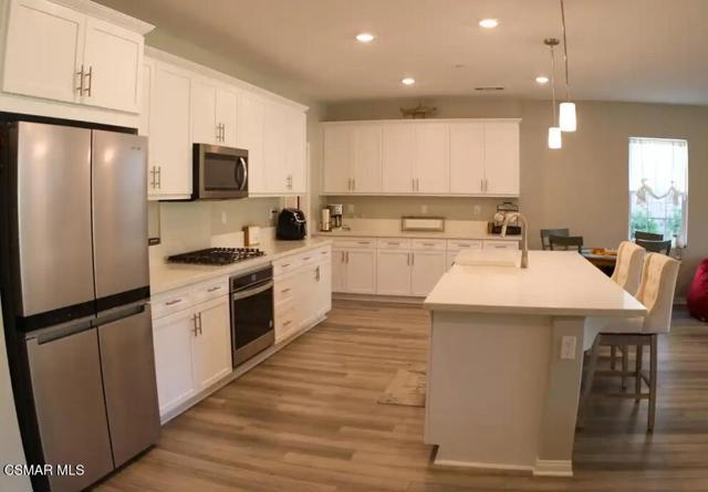 3404 Aspen Street, Simi Valley CA: https://media.crmls.org/mediaz/bc4d3f54-7ae5-4378-991b-4267dac453dc.jpg