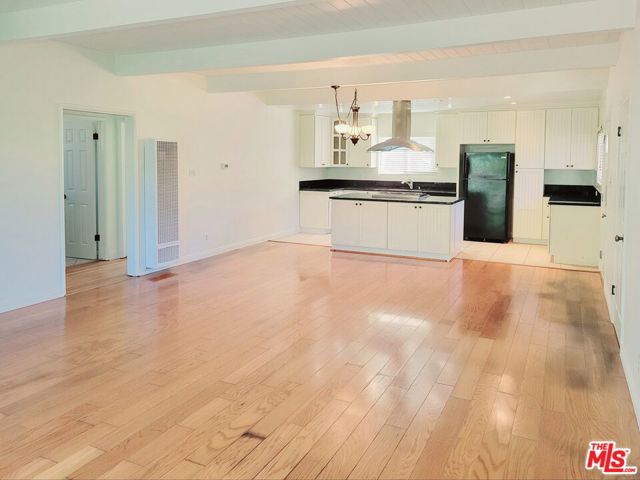 25353 Oak Street, Lomita CA: https://media.crmls.org/mediaz/bc4d829e-9024-47e6-85e3-b640859766fd.jpg