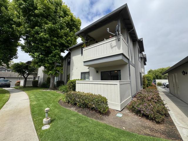 1053 Riker Street, Salinas CA: https://media.crmls.org/mediaz/bc4f6314-8fd1-4d48-9f8f-0320286e9ca9.jpg