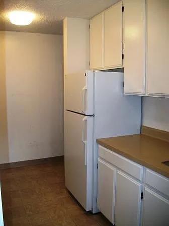 2225 Woodside Street,  CA: https://media.crmls.org/mediaz/bc4f82fb-aeb3-4341-8139-fcae21db49a7.jpg