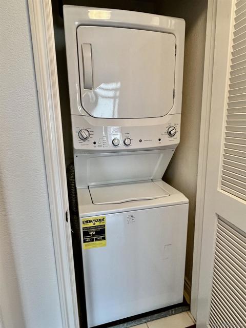 9263 Regents Rd., La Jolla CA: https://media.crmls.org/mediaz/bc4fa23a-317c-42a0-9615-8b40d06a32dc.jpg