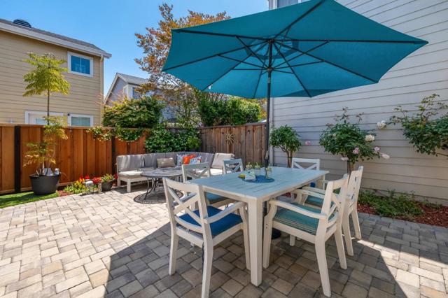 410 Krystallos Lane, Redwood City CA: https://media.crmls.org/mediaz/bc4fe63b-5d94-4c2a-9247-b42346f609e8.jpg