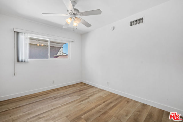 340 N Palm Drive, Beverly Hills CA: https://media.crmls.org/mediaz/bc502b28-bba5-4134-8b22-7d4a3f1c58a2.jpg