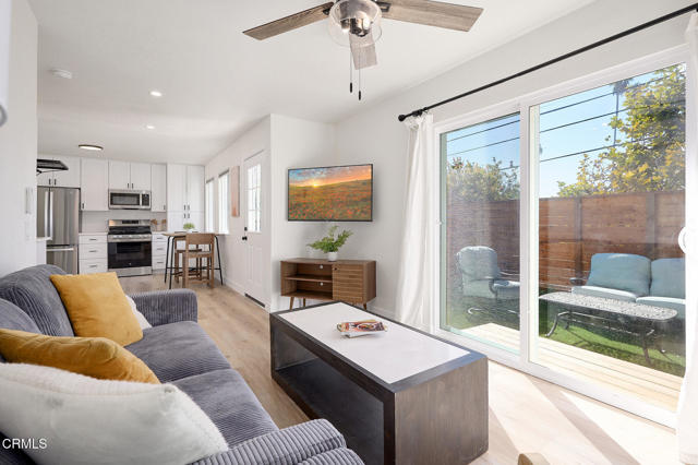 Detail Gallery Image 6 of 28 For 97 Everett St #B,  Moorpark,  CA 93021 - 1 Beds | 1 Baths