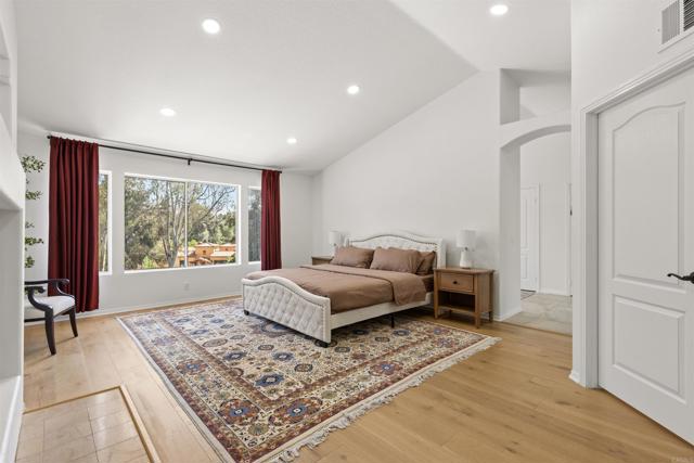 Detail Gallery Image 7 of 60 For 16883 Saint Andrews Dr, Poway,  CA 92064 - 5 Beds | 5/1 Baths