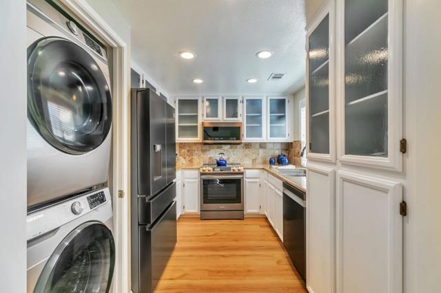 2712 Buena View Court, San Jose CA: https://media.crmls.org/mediaz/bc51ca6b-50cb-4ef7-9c9f-a4752015ddbb.jpg
