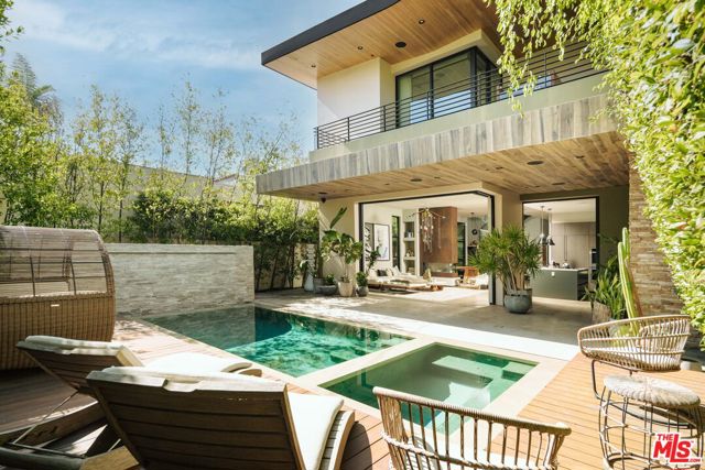 366 Huntley Drive, West Hollywood CA: https://media.crmls.org/mediaz/bc527662-f0c6-4924-8e68-642a473b2b1d.jpg