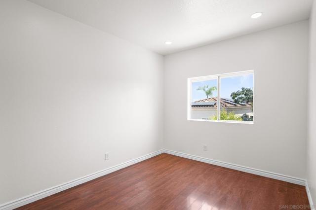 1669 Lisbon Pl, Escondido CA: https://media.crmls.org/mediaz/bc528640-bda1-4182-8272-039cddecfb22.jpg