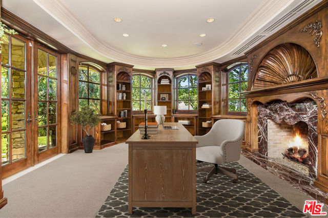 25010 Thousand Peaks Road, Calabasas CA: https://media.crmls.org/mediaz/bc52e686-8152-4c0a-a452-40f354c7166f.jpg