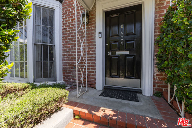 9660 W Olympic Boulevard, Beverly Hills CA: https://media.crmls.org/mediaz/bc532875-238c-406f-9443-8eda23f9fb93.jpg