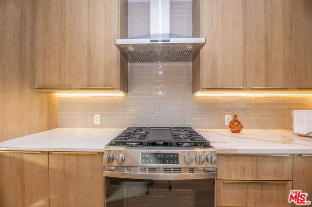 5325 S Victoria Avenue, Los Angeles CA: https://media.crmls.org/mediaz/bc533f44-c657-44ec-aacd-771bebafa4ba.jpg
