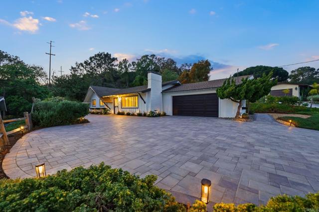 Detail Gallery Image 9 of 69 For 323 Glencrest Dr, Solana Beach,  CA 92075 - 3 Beds | 2 Baths