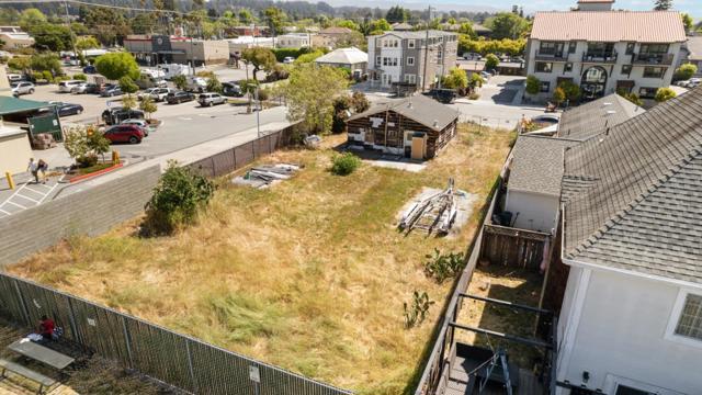 719 Darwin Street, Santa Cruz CA: https://media.crmls.org/mediaz/bc53798f-10cc-48c0-b6bf-126cb901b27e.jpg