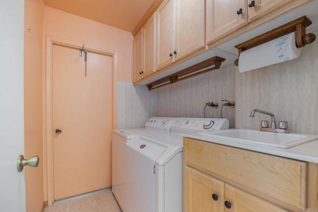 Detail Gallery Image 40 of 42 For 7413 Rowena St, San Diego,  CA 92119 - 5 Beds | 3 Baths