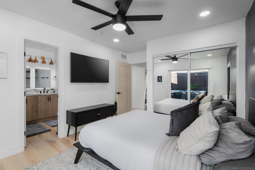 MLS #250035997SD img 25