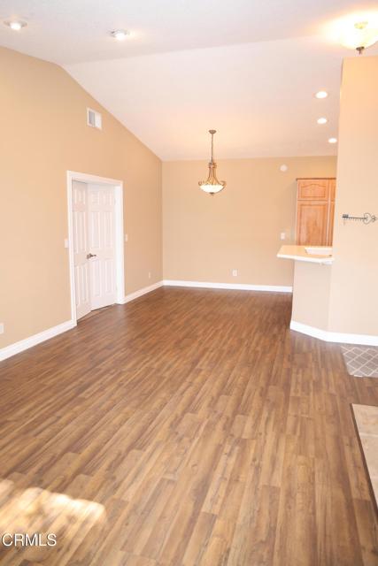 2474 Pleasant Way, Thousand Oaks CA: https://media.crmls.org/mediaz/bc54a87e-e58b-44ff-ac48-4e17c5f66186.jpg