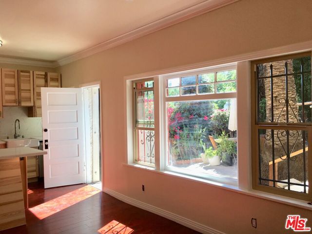 1430 Maltman Avenue, Los Angeles CA: https://media.crmls.org/mediaz/bc54b98a-2dcf-4ef1-be32-98da15bd3859.jpg