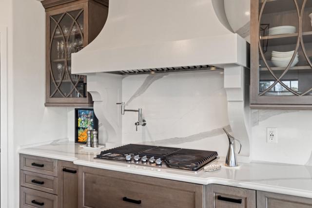 1015 Jewell Avenue, Pacific Grove CA: https://media.crmls.org/mediaz/bc54e25a-90c4-47e4-b28c-a7862e2089e8.jpg