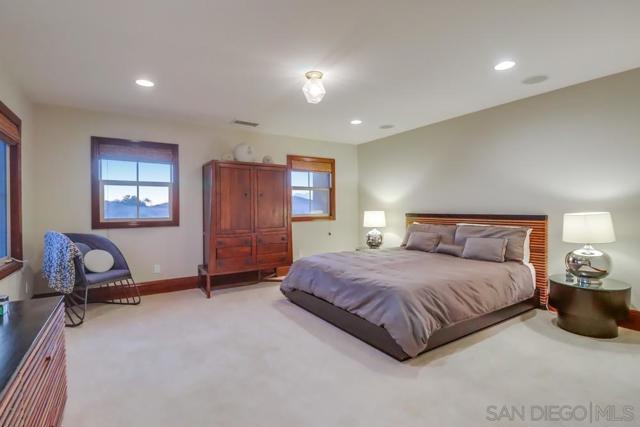 8457 Lower Scarborough, San Diego CA: https://media.crmls.org/mediaz/bc551df2-8fd9-4a29-9a0a-3e4782ef5076.jpg