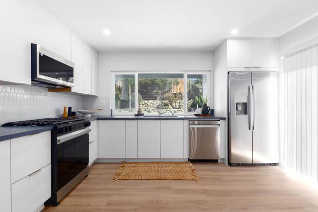 Detail Gallery Image 10 of 32 For 13517 Del Marino Ave, Poway,  CA 92064 - 3 Beds | 2 Baths