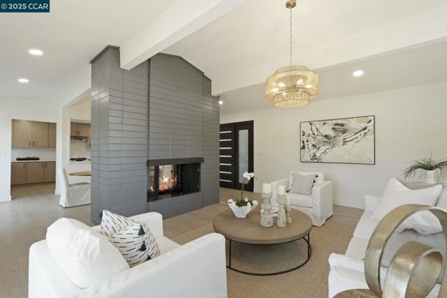3233 Lucas Circle, Lafayette CA: https://media.crmls.org/mediaz/bc56ea58-14cf-4e03-9025-697c11f449c8.jpg