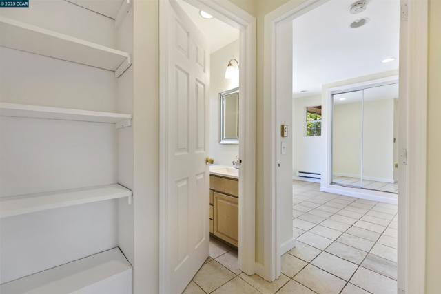 828 Bancroft Rd, Walnut Creek CA: https://media.crmls.org/mediaz/bc571941-930a-428b-b691-30f99183586e.jpg