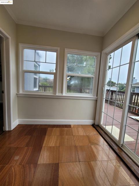 3504 68Th Ave, Oakland CA: https://media.crmls.org/mediaz/bc576ee9-48fc-418b-9a29-ab83eb431352.jpg