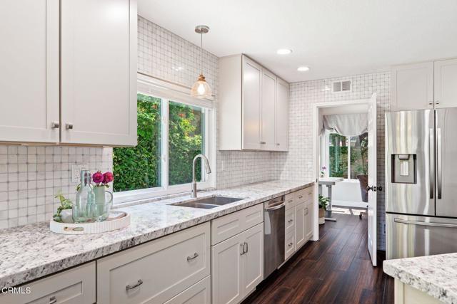 Detail Gallery Image 18 of 53 For 12157 London Grove Ct, Moorpark,  CA 93021 - 3 Beds | 2/1 Baths