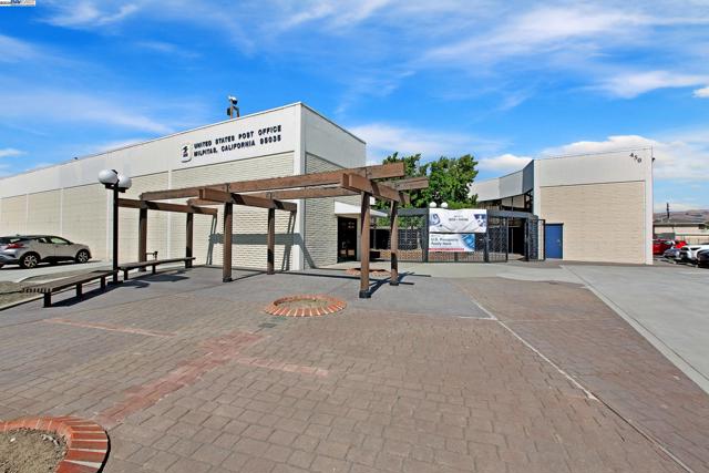 800 S Abel St, Milpitas CA: https://media.crmls.org/mediaz/bc5877f4-f409-46e0-adc6-8b250701bebd.jpg