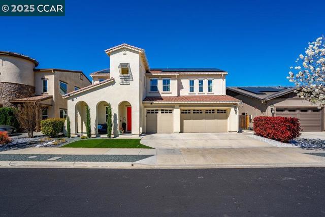 363 Fletcher Lane, Brentwood CA: https://media.crmls.org/mediaz/bc58b726-71c4-45c4-b5a5-8ef14bd3bab2.jpg