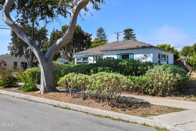 Detail Gallery Image 3 of 35 For 399 S Dos Caminos Ave, Ventura,  CA 93003 - 3 Beds | 2 Baths