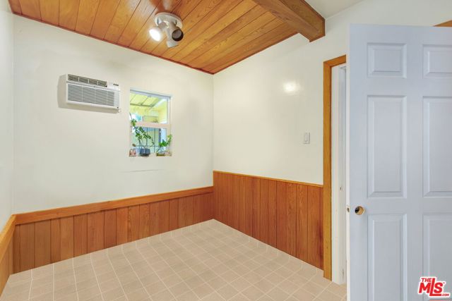 7231 Vanalden Avenue, Reseda CA: https://media.crmls.org/mediaz/bc59fe69-9ac7-4dde-9a68-93c76b5584c1.jpg