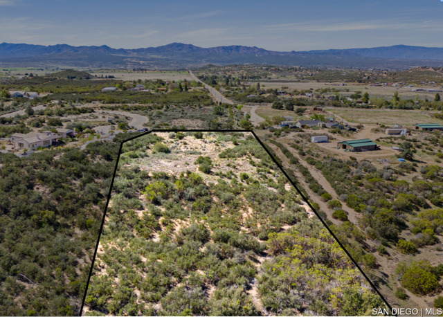 55001 Roadrunner WAY, Anza CA: https://media.crmls.org/mediaz/bc5a2b12-3c68-4241-b107-cf6be0a61654.jpg