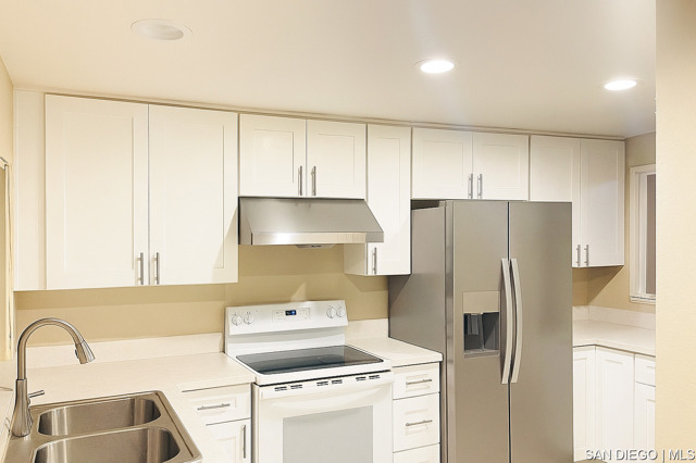 11512 Faisan WAY, San Diego CA: https://media.crmls.org/mediaz/bc5a3794-8cd2-4ace-b9b8-3c8380f353f4.jpg