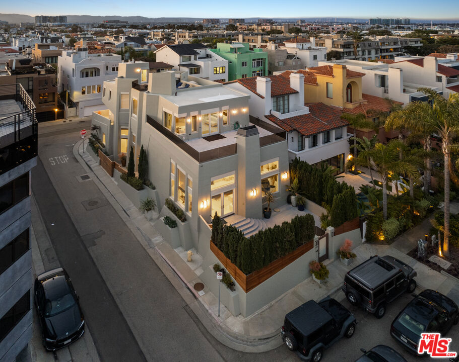 115 Union Jack Mall — architectural residence
