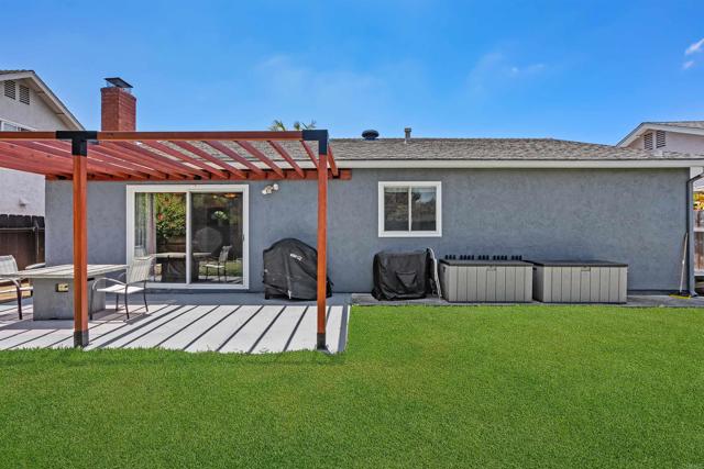 15576 Paseo Ajanta, San Diego CA: https://media.crmls.org/mediaz/bc5ad95c-83e6-4755-ae30-0968a4a4e758.jpg