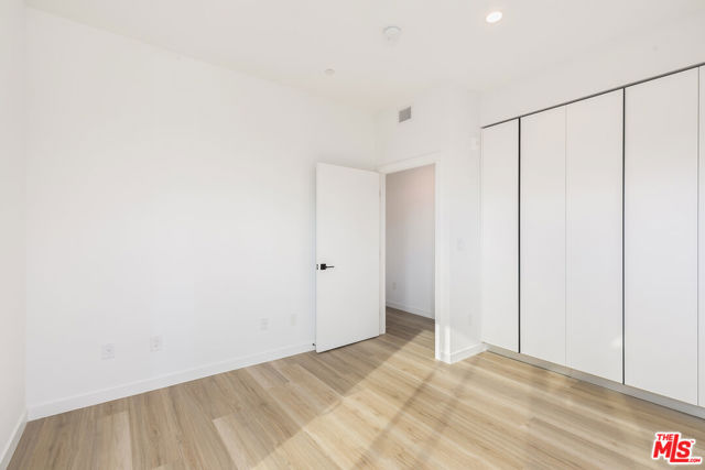 829 Larrabee Street, West Hollywood CA: https://media.crmls.org/mediaz/bc5cc284-73f8-4b53-ba4c-03300d1d6a53.jpg