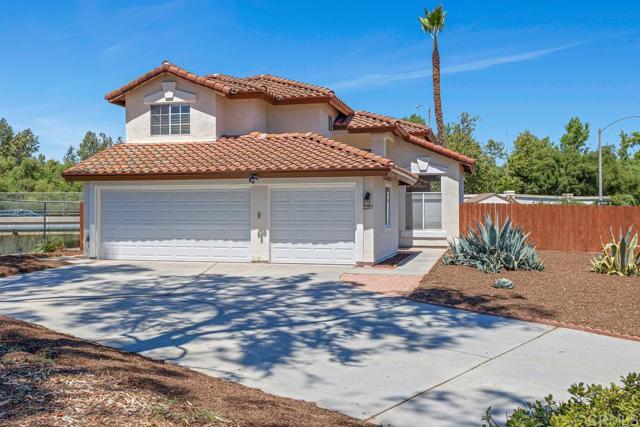 Detail Gallery Image 3 of 50 For 2257 Brookwood Ct, Escondido,  CA 92026 - 4 Beds | 2/1 Baths