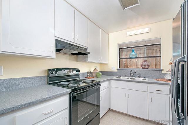 3762 Arnold Ave, San Diego CA: https://media.crmls.org/mediaz/bc5d1b07-30fe-42e0-b7b8-6db0307ee9d3.jpg