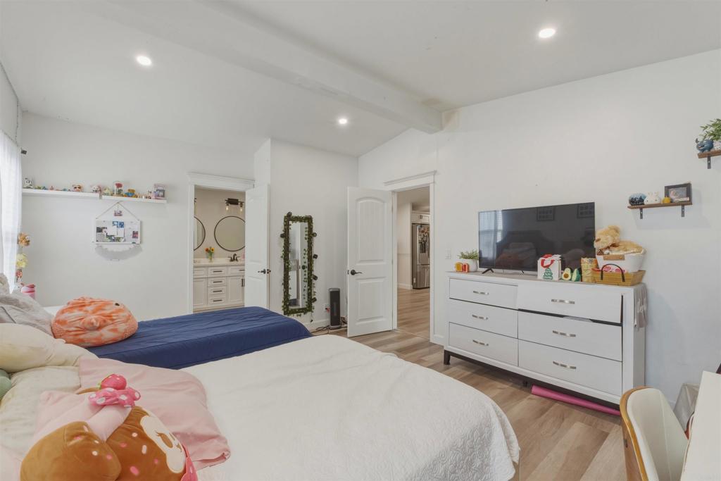 200 Emerald Drive - photo 15