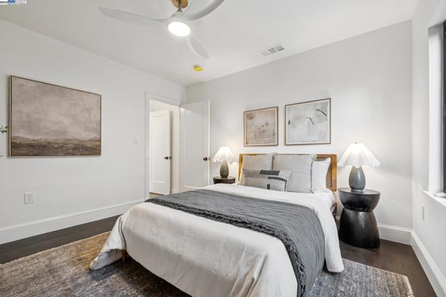 1728 Cambridge Dr, Alameda CA: https://media.crmls.org/mediaz/bc5d824c-5fcc-41e7-9415-9ffdf277e0c0.jpg