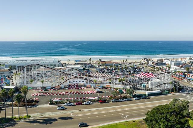 3750 Bayside Walk, San Diego CA: https://media.crmls.org/mediaz/bc5dab51-cc49-4825-948d-c990863fa255.jpg