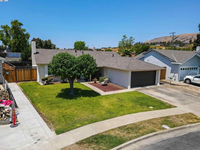 709 Covina Way, Fremont CA: https://media.crmls.org/mediaz/bc5ea110-c79b-4301-97bb-de67b1f178ae.jpg