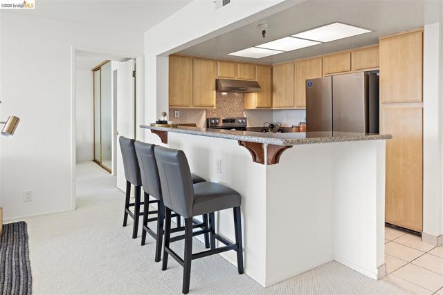 545 Pierce St, Albany CA: https://media.crmls.org/mediaz/bc5f0386-2f02-4138-b2da-0e1a936ac316.jpg