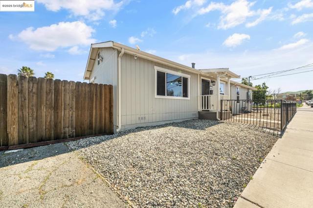 96 Highway Avenue, Bay Point CA: https://media.crmls.org/mediaz/bc5f34e0-0b2c-44a4-a8f9-1f4d59c85d71.jpg