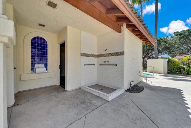 4040 Porte La Paz, San Diego CA: https://media.crmls.org/mediaz/bc615c5e-c6ab-489d-b0d1-235d36049d74.jpg