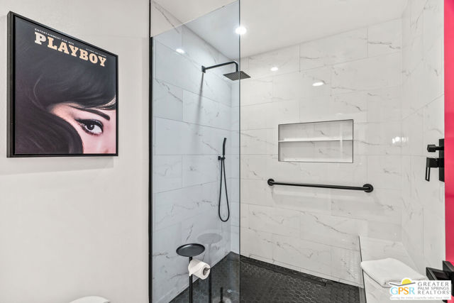 2602 N Whitewater Club Drive, Palm Springs CA: https://media.crmls.org/mediaz/bc619224-3c63-4ce9-a443-8c8357011d42.jpg