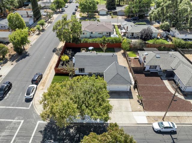 5540 Michigan Boulevard, Concord CA: https://media.crmls.org/mediaz/bc624c58-8b6b-4daa-8349-ab1732dcd0a8.jpg